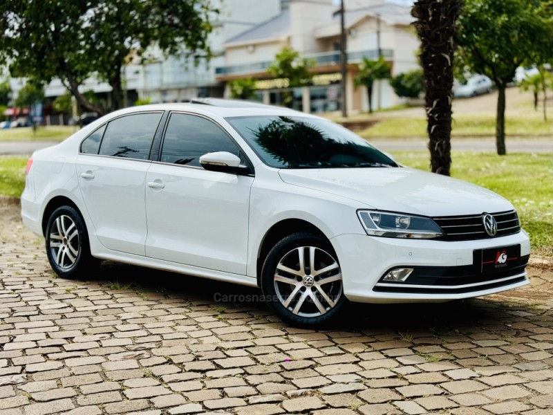 JETTA 2.0 COMFORTLINE FLEX 4P TIPTRONIC - 2015 - CASCA