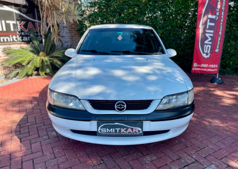 VECTRA 2.2 MPFI GLS 8V GASOLINA 4P MANUAL - 1999 - ROLANTE