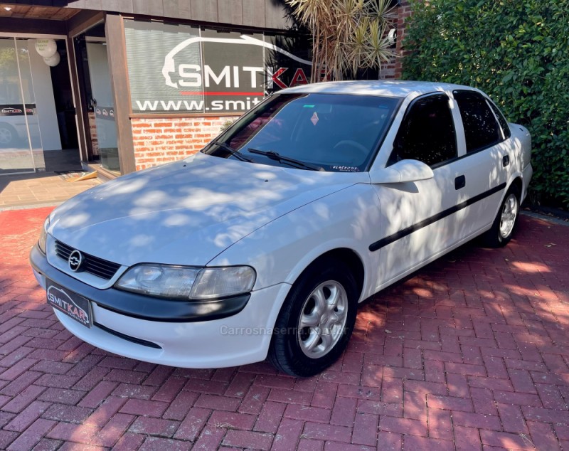 VECTRA 2.2 MPFI GLS 8V GASOLINA 4P MANUAL