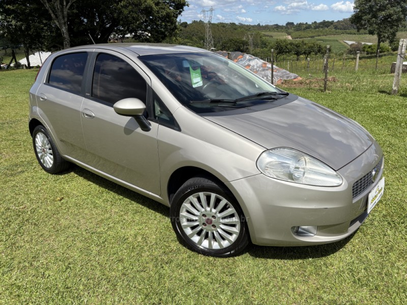 PUNTO 1.4 ELX 8V FLEX 4P MANUAL - 2010 - FARROUPILHA