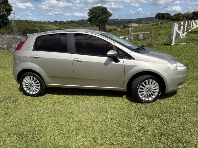 PUNTO 1.4 ELX 8V FLEX 4P MANUAL - 2010 - FARROUPILHA