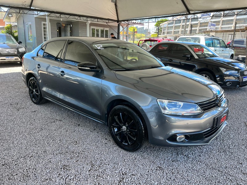 JETTA 2.0 COMFORTLINE FLEX 4P TIPTRONIC - 2012 - CAXIAS DO SUL