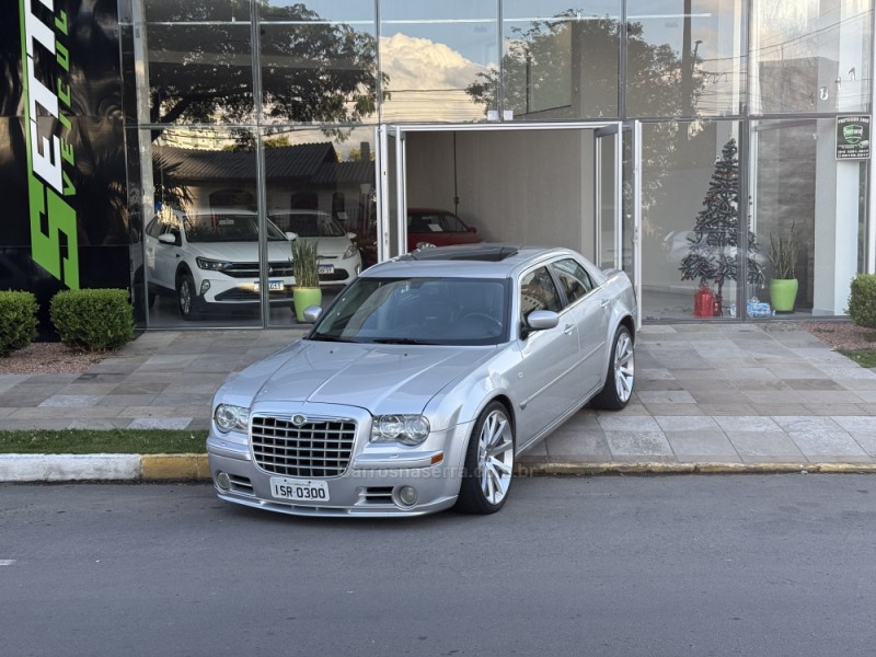 300 C 6.1 SRT8 HEMI SEDAN V8 16V GASOLINA 4P AUTOMÁTICO - 2006 - FARROUPILHA