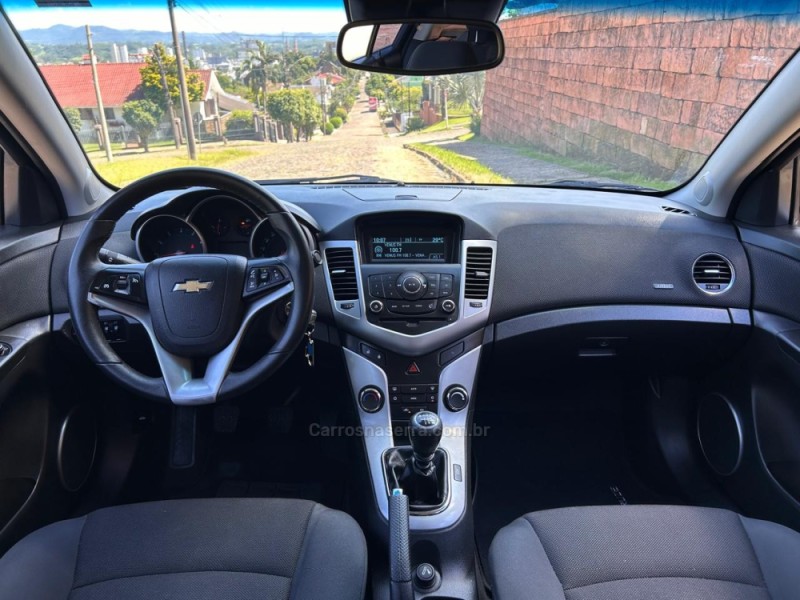 CRUZE 1.8 LT 16V FLEX 4P MANUAL - 2014 - VENâNCIO AIRES