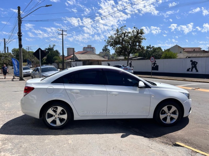 CRUZE 1.8 LT 16V FLEX 4P MANUAL - 2014 - VENâNCIO AIRES