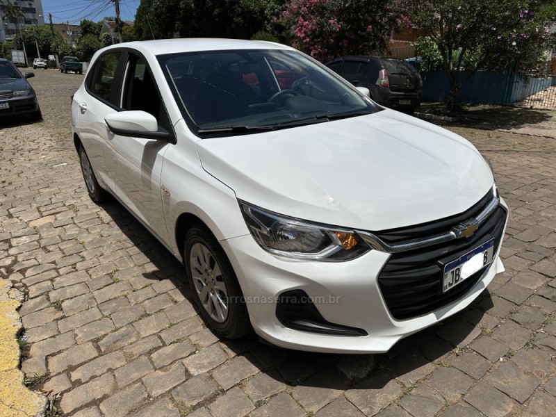 ONIX 1.0 LT 12V FLEX 4P MANUAL - 2023 - LAJEADO