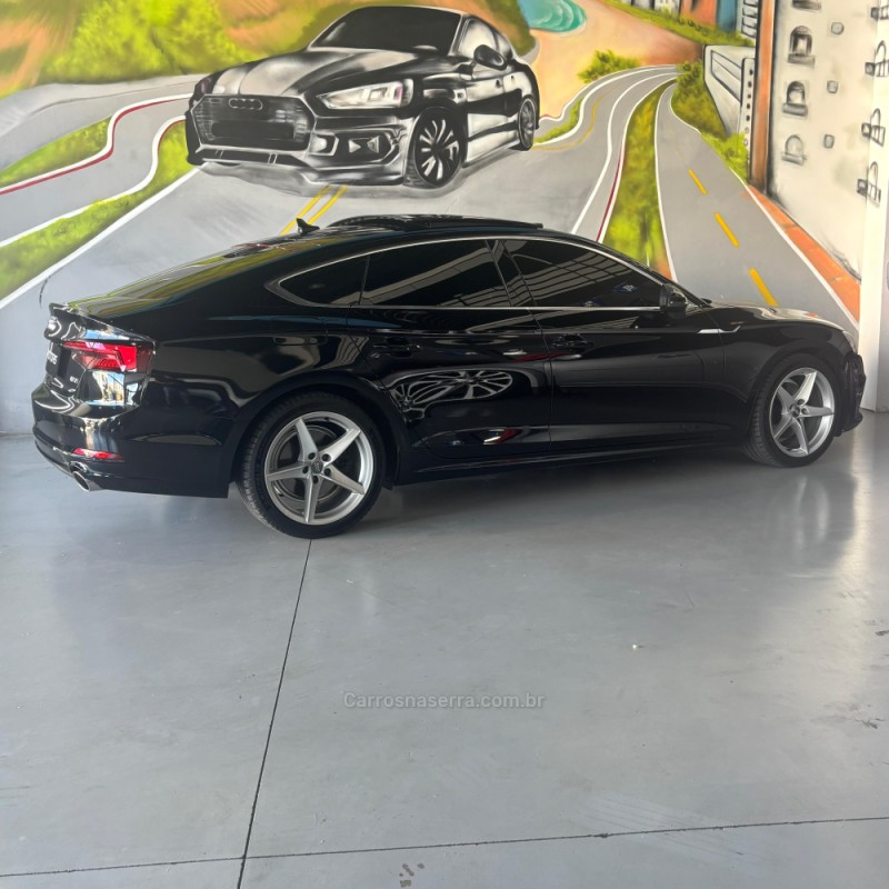 A5 2.0 TFSI SPORTBACK AMBITION 16V GASOLINA 4P S-TRONIC - 2018 - NOVO HAMBURGO