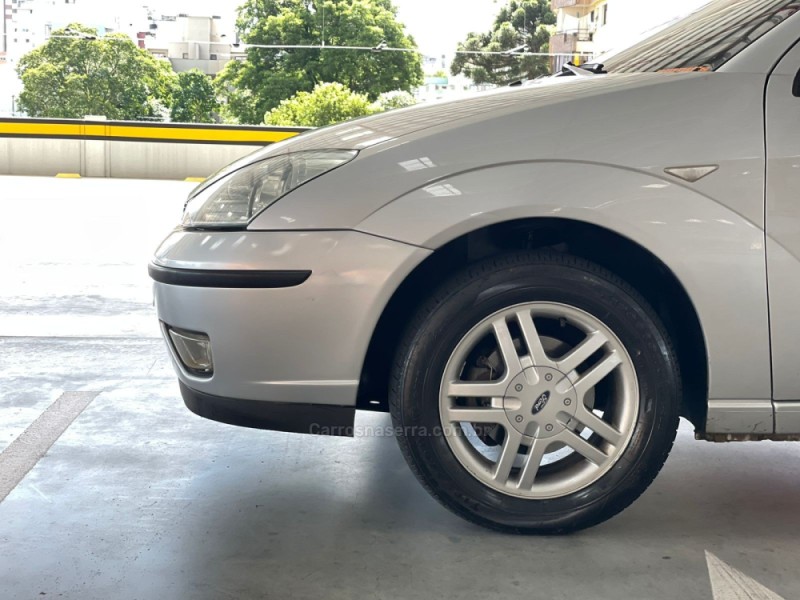 focus 1.6 glx sedan 8v flex 4p manual 2006 caxias do sul