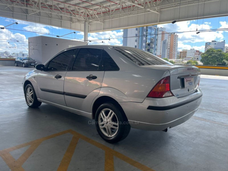 FOCUS 1.6 GLX SEDAN 8V FLEX 4P MANUAL - 2006 - CAXIAS DO SUL