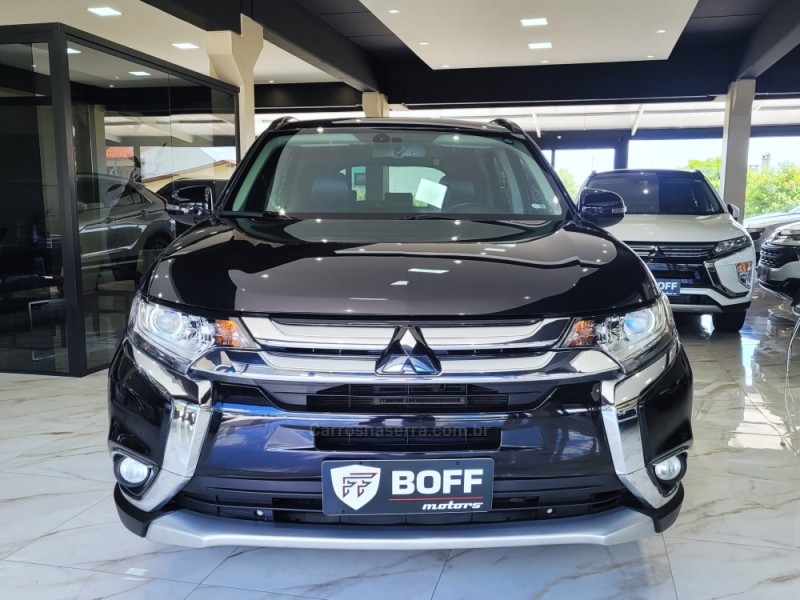 OUTLANDER 3.0 GT 4X4 V6 24V GASOLINA 4P AUTOMÁTICO - 2016 - CAXIAS DO SUL