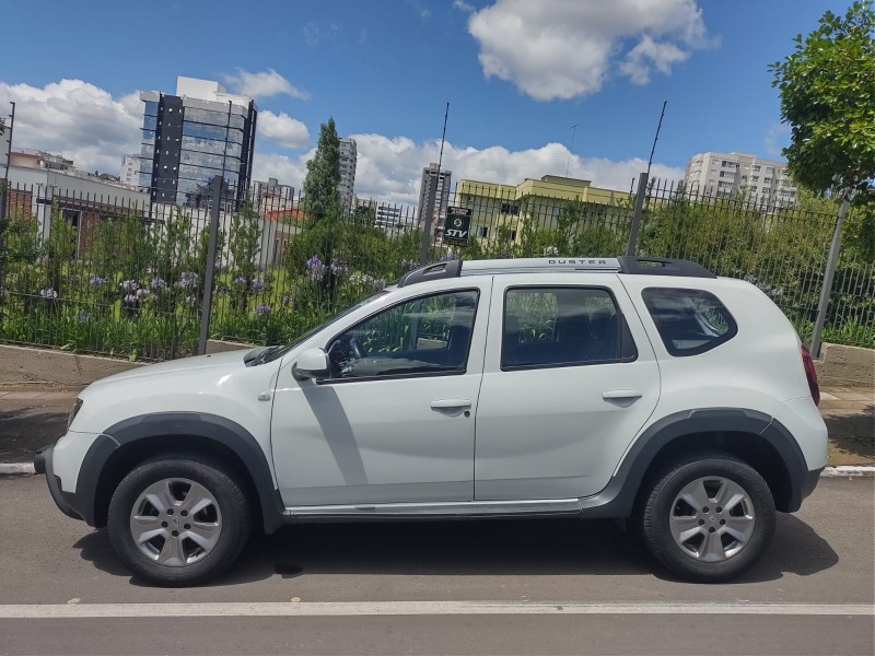 DUSTER 1.6 DYNAMIQUE 4X2 16V FLEX 4P AUTOMÁTICO - 2020 - FARROUPILHA