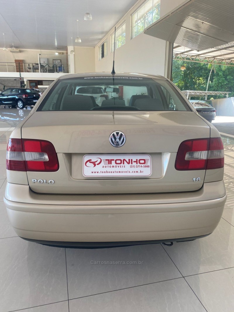 POLO SEDAN 1.6 8V GASOLINA 4P MANUAL - 2003 - LAJEADO