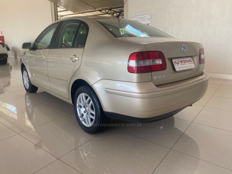 POLO SEDAN 1.6 8V GASOLINA 4P MANUAL - 2003 - LAJEADO