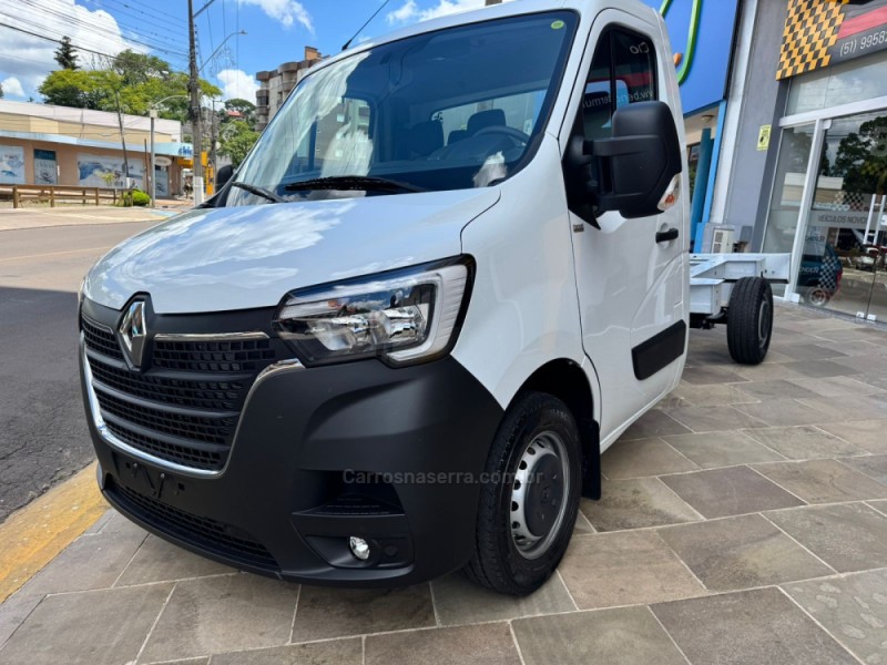 MASTER 2.3 DCI CHASSI CABINE L2H1 16V DIESEL 2P MANUAL - 2025 - SALVADOR DO SUL