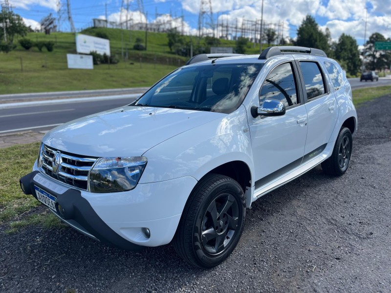 DUSTER 1.6 DYNAMIQUE 4X2 16V FLEX 4P MANUAL - 2014 - FARROUPILHA