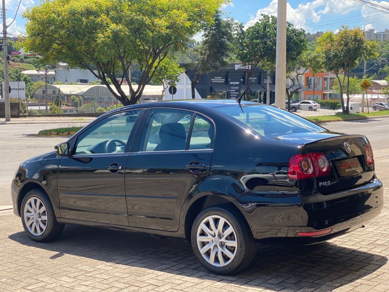 POLO SEDAN 1.6 MI 8V FLEX 4P MANUAL - 2014 - CAXIAS DO SUL