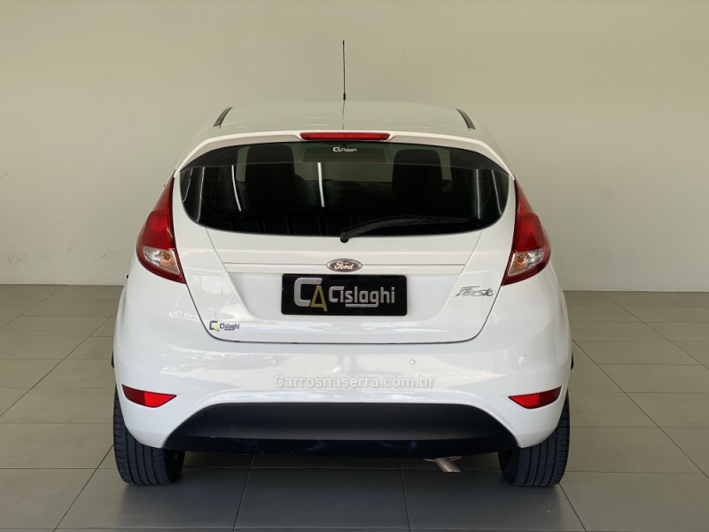 FIESTA 1.5 SE HATCH 16V FLEX 4P MANUAL - 2014 - CARLOS BARBOSA