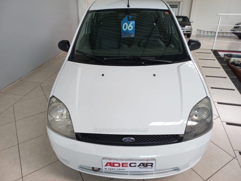 FIESTA 1.0 MPI PERSONNALITÉ 8V FLEX 4P MANUAL - 2006 - FARROUPILHA