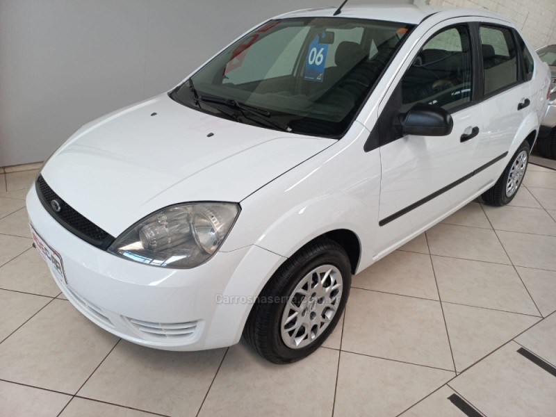 FIESTA 1.0 MPI PERSONNALITÉ 8V FLEX 4P MANUAL - 2006 - FARROUPILHA