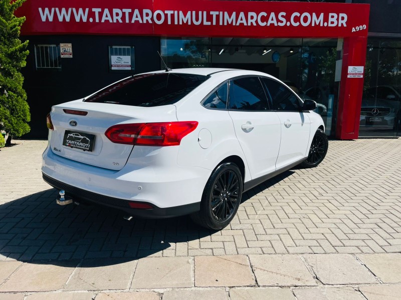 FOCUS 2.0 SE FASTBACK 16V FLEX 4P AUTOMÁTICO - 2016 - CAXIAS DO SUL