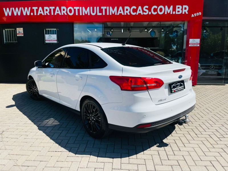 FOCUS 2.0 SE FASTBACK 16V FLEX 4P AUTOMÁTICO - 2016 - CAXIAS DO SUL