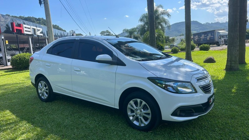 PRISMA 1.4 MPFI LTZ 8V FLEX 4P MANUAL - 2016 - BOM PRINCíPIO