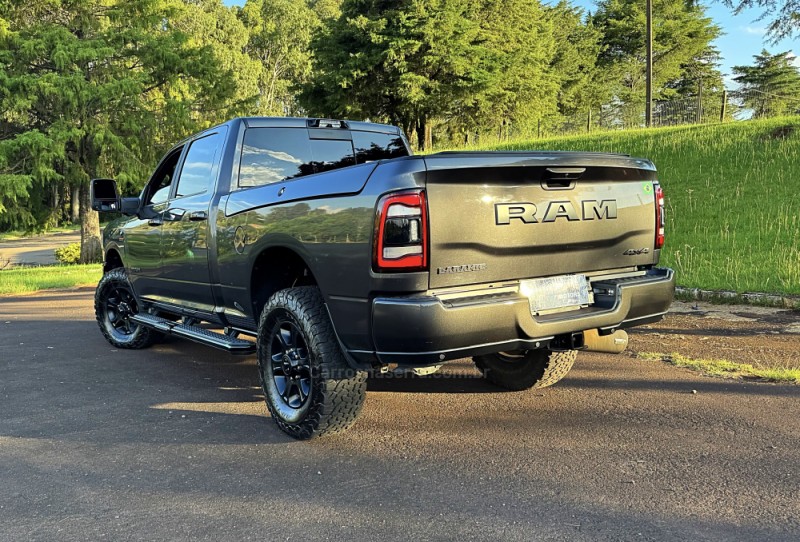 3500 LARAMIE 6.7 CD 4X4 TURBO DIESEL 4P AUTOMÁTICO - 2024 - PASSO FUNDO