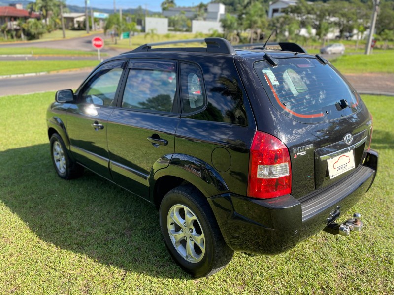 TUCSON 2.0 MPFI GLS TOP 16V 143CV 2WD FLEX 4P AUTOMÁTICO - 2014 - BOM PRINCíPIO