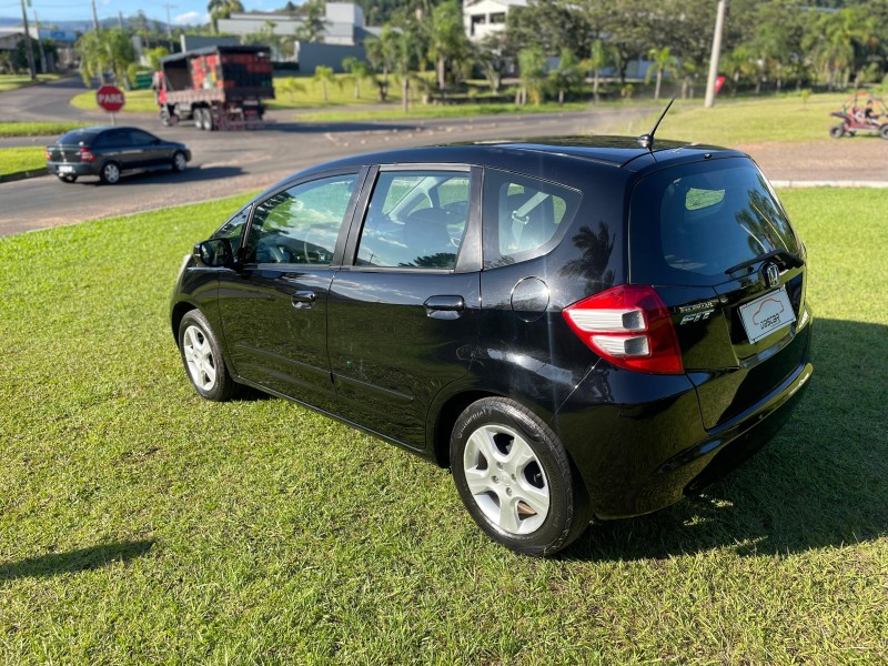 FIT 1.4 LX 8V FLEX 4P MANUAL - 2010 - BOM PRINCíPIO