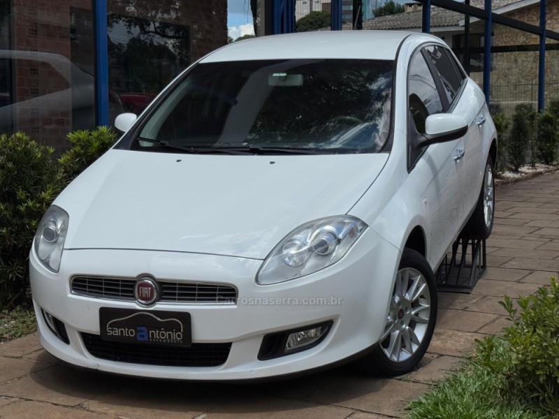 BRAVO 1.8 ESSENCE 16V FLEX 4P MANUAL - 2014 - LAGOA VERMELHA