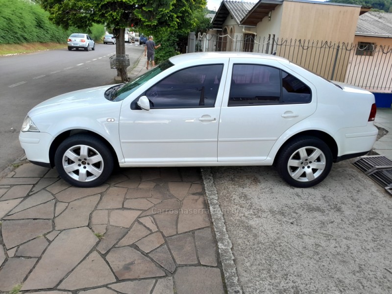 BORA 2.0 MI 8V FLEX 4P AUTOMÁTICO - 2009 - NOVA PRATA