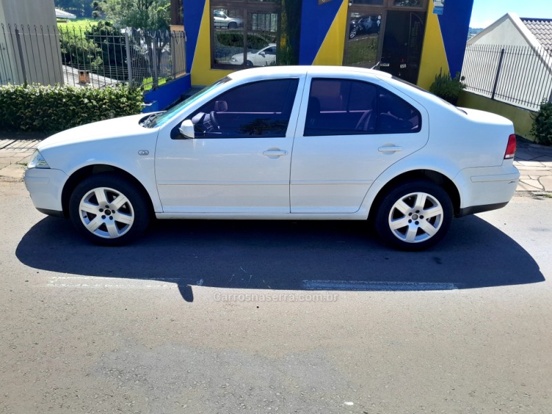 BORA 2.0 MI 8V FLEX 4P AUTOMÁTICO - 2009 - NOVA PRATA