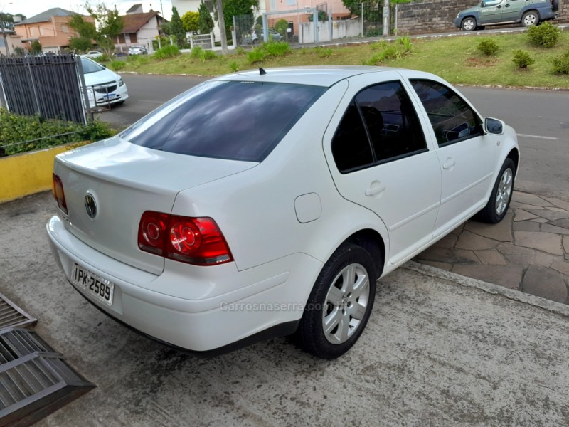 BORA 2.0 MI 8V FLEX 4P AUTOMÁTICO - 2009 - NOVA PRATA