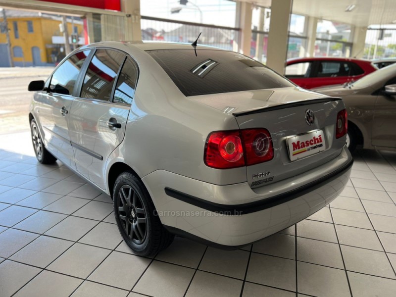 POLO SEDAN 1.6 MI 8V FLEX 4P MANUAL - 2007 - CAXIAS DO SUL