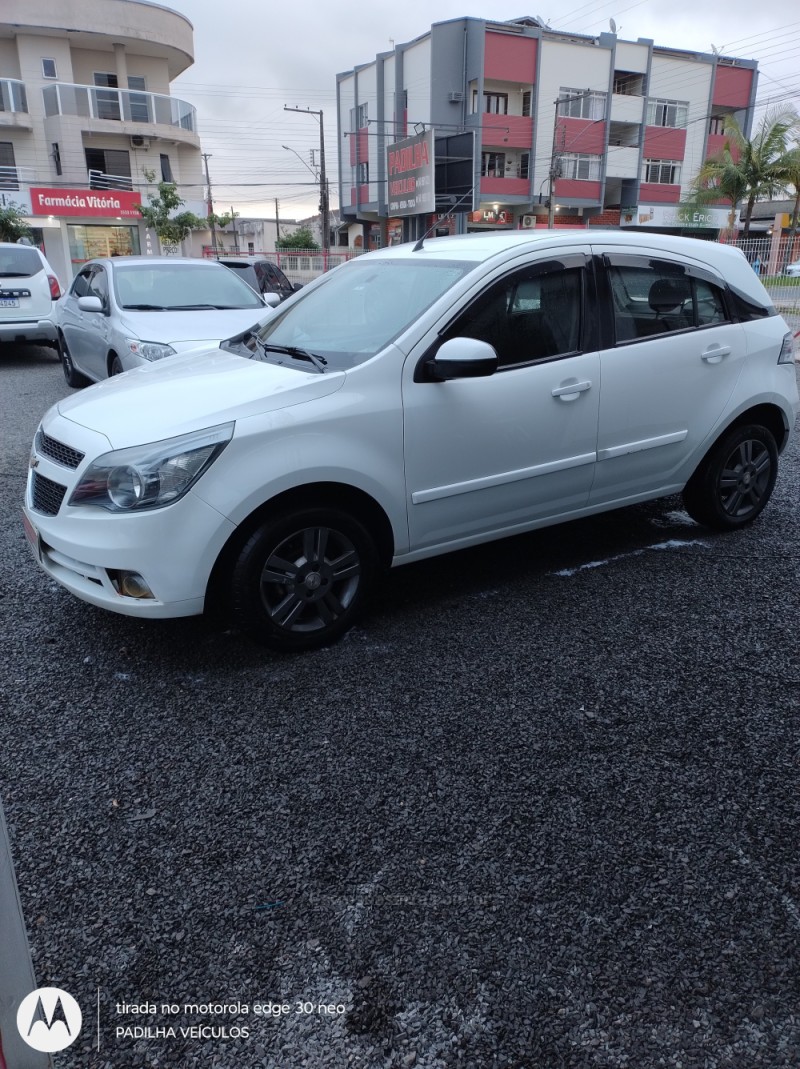 AGILE 1.4 MPFI LTZ 8V FLEX 4P MANUAL - 2013 - SOMBRIO