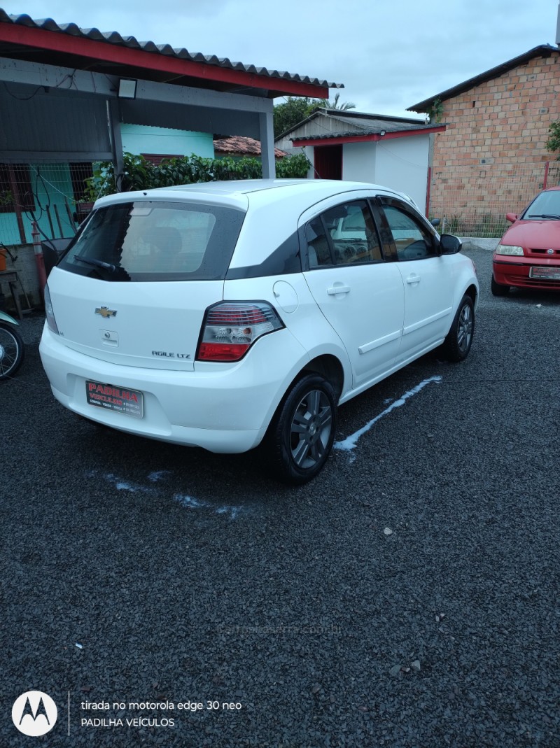 AGILE 1.4 MPFI LTZ 8V FLEX 4P MANUAL - 2013 - SOMBRIO