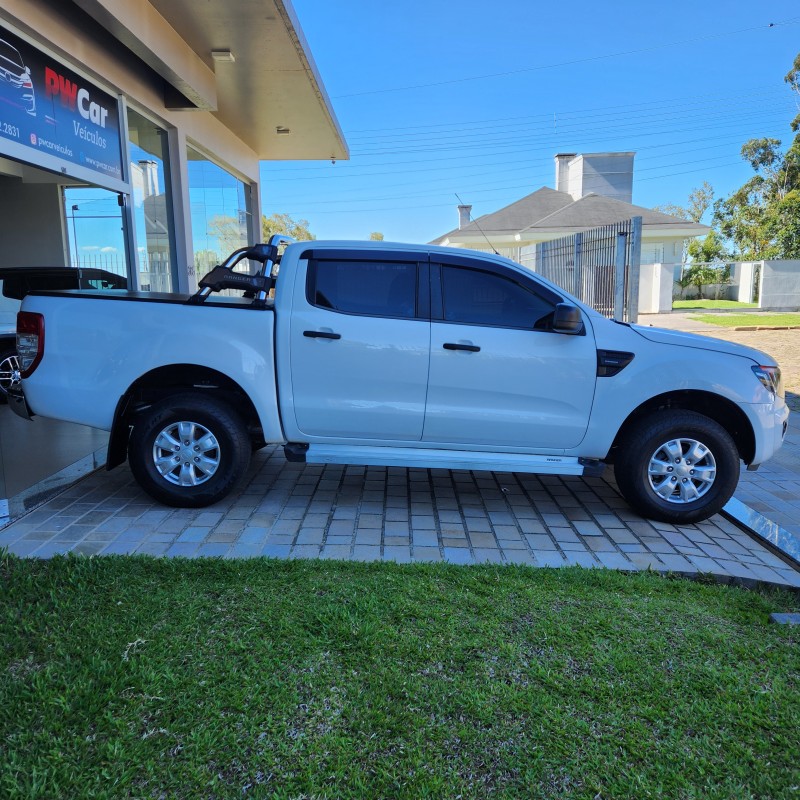 RANGER 2.5 XLS 4X2 CD 16V FLEX 4P MANUAL - 2014 - BENTO GONçALVES