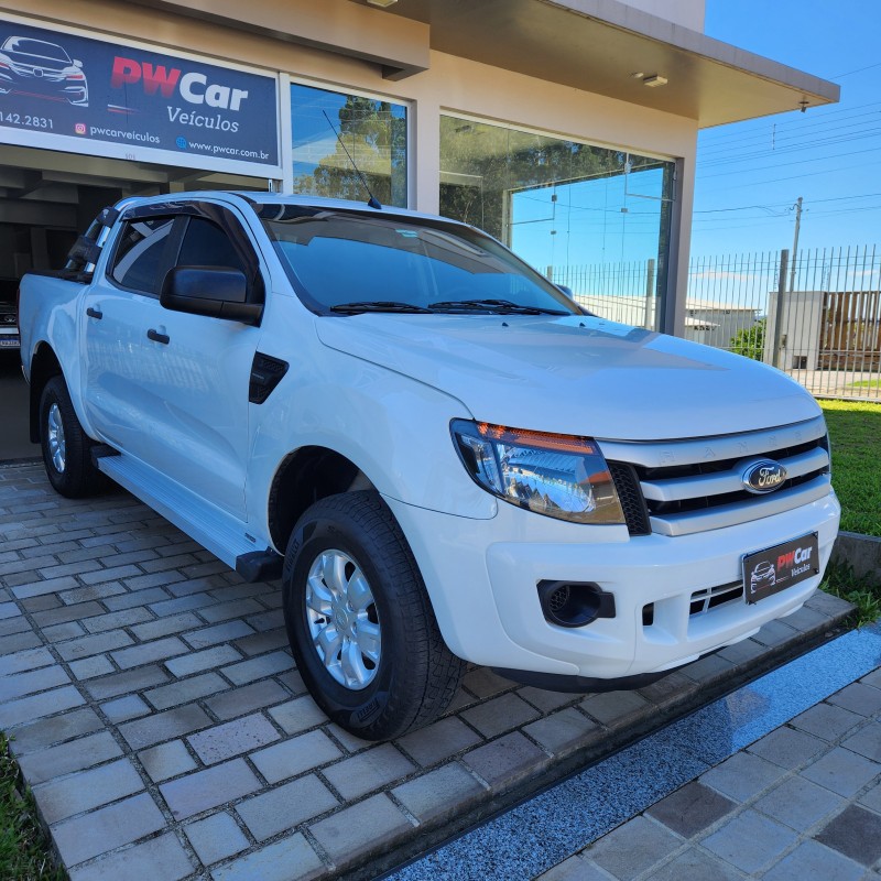 RANGER 2.5 XLS 4X2 CD 16V FLEX 4P MANUAL - 2014 - BENTO GONçALVES