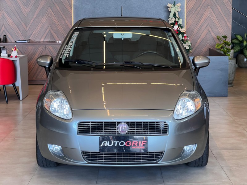 PUNTO 1.6 ESSENCE 16V FLEX 4P MANUAL - 2011 - CAMPO BOM