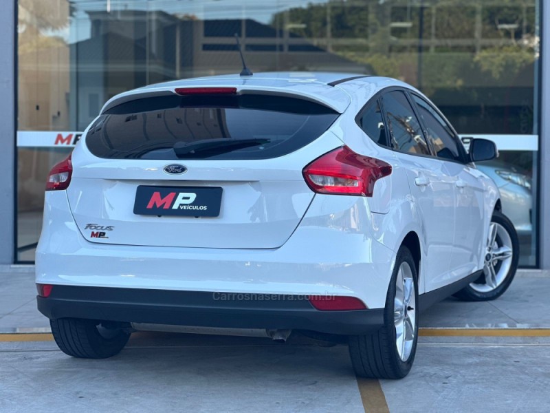 FOCUS 1.6 SE 8V FLEX 4P MANUAL - 2018 - TUPANDI