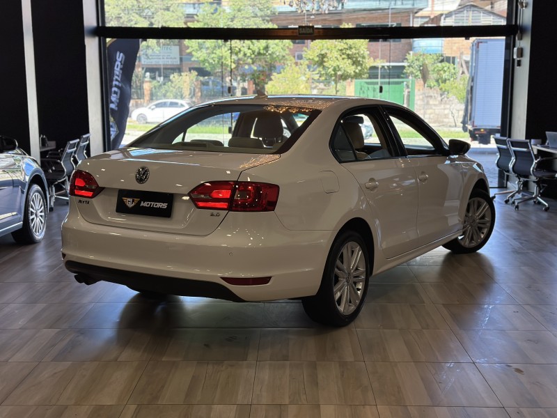 JETTA 2.0 COMFORTLINE FLEX 4P TIPTRONIC - 2014 - CAXIAS DO SUL