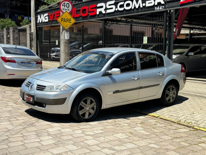 MÉGANE 1.6 DYNAMIQUE 16V FLEX 4P MANUAL