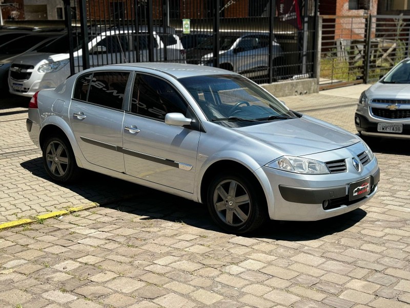 MÉGANE 1.6 DYNAMIQUE 16V FLEX 4P MANUAL - 2008 - CAXIAS DO SUL