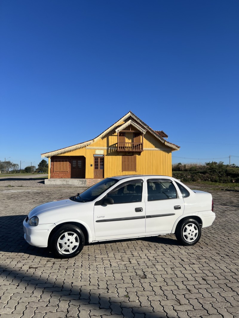 CORSA 1.0 MPFI CLASSIC SEDAN 8V GASOLINA 4P MANUAL