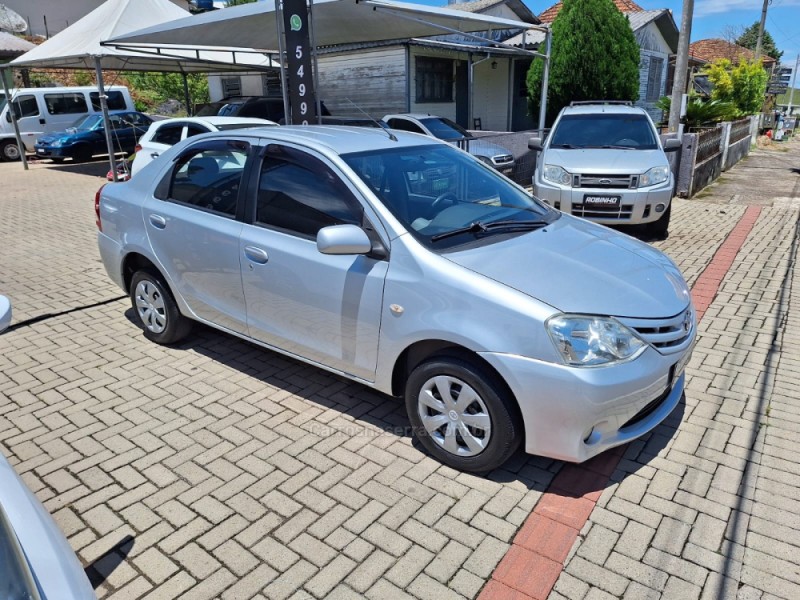 ETIOS 1.5 XS SEDAN 16V FLEX 4P MANUAL - 2013 - CAMBARá DO SUL