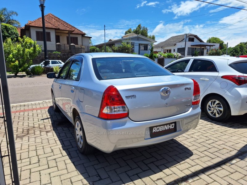 ETIOS 1.5 XS SEDAN 16V FLEX 4P MANUAL - 2013 - CAMBARá DO SUL