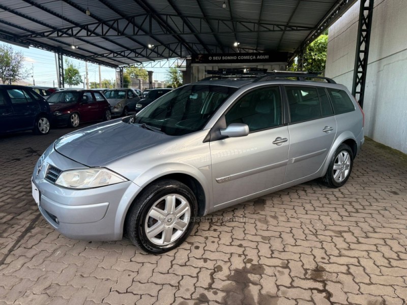 MÉGANE 2.0 DYNAMIQUE GRAND TOUR 16V GASOLINA 4P MANUAL - 2008 - CAXIAS DO SUL