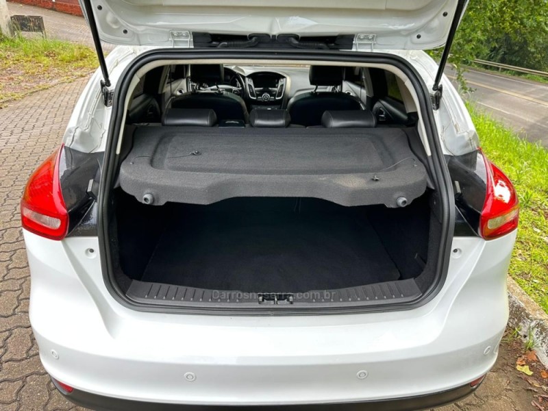 FOCUS 2.0 TITANIUM PLUS 16V FLEX 4P AUTOMÁTICO - 2019 - DOIS IRMãOS