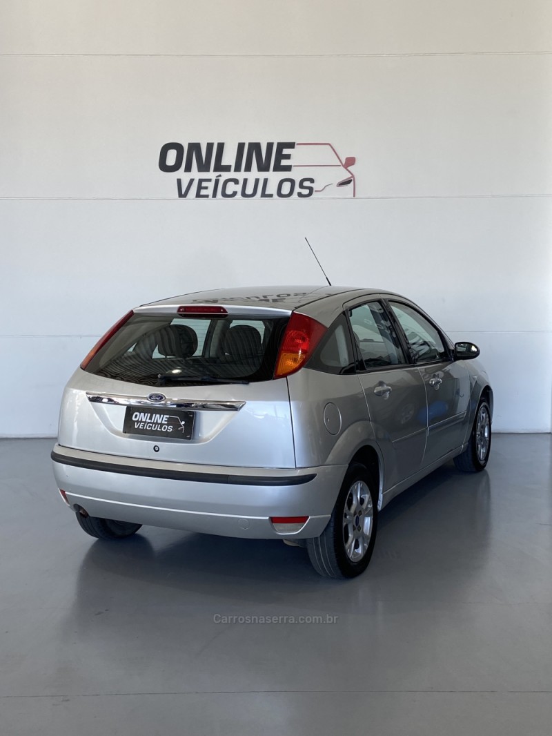 FOCUS 1.6 GLX 8V FLEX 4P MANUAL - 2009 - FARROUPILHA