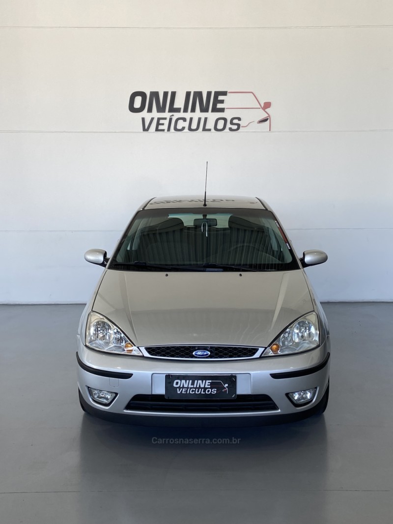 FOCUS 1.6 GLX 8V FLEX 4P MANUAL - 2009 - FARROUPILHA